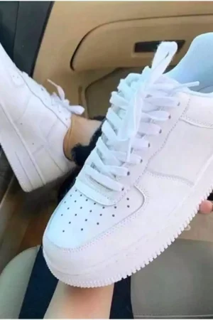 TÊNIS ESTILO E CONFORTO BRANCO E PRETO PRONTA ENTREGA PROMOÇÃO