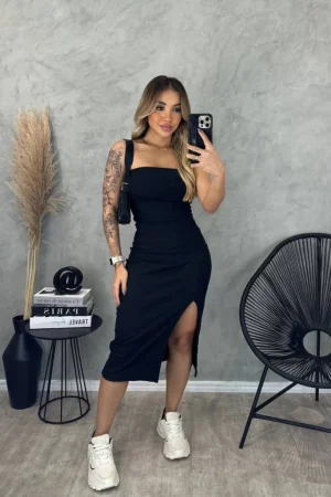 Vestido Midi Fenda Tomara que Caia Canelado - Elegância e ousadia unidas em uma peça!
