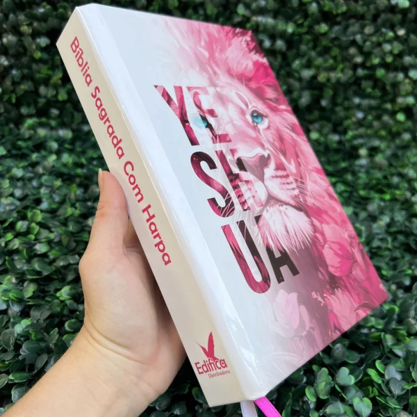 Bíblia Sagrada Feminina Leão Yeshua (Jesus) Rosa Capa Dura Com Harpa e Índice LETRA MÉDIA Versão ARC - Imagem 7