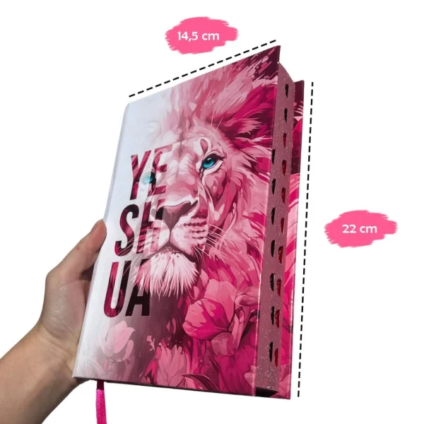 Bíblia Sagrada Feminina Leão Yeshua Rosa Capa Dura Com Harpa e Índice LETRA MÉDIA Versão ARC Jovem - Imagem 5