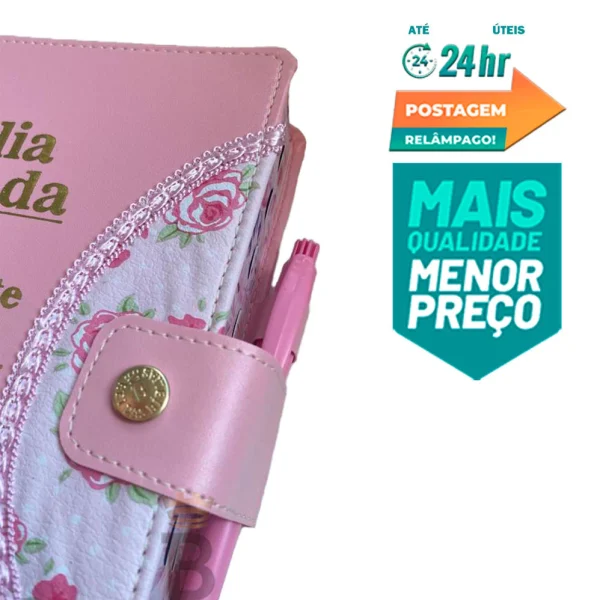 Bíblia Sagrada Letra Grande - Rosa - Botão e Caneta Revista e Corrigida - Com Harpa - Imagem 2